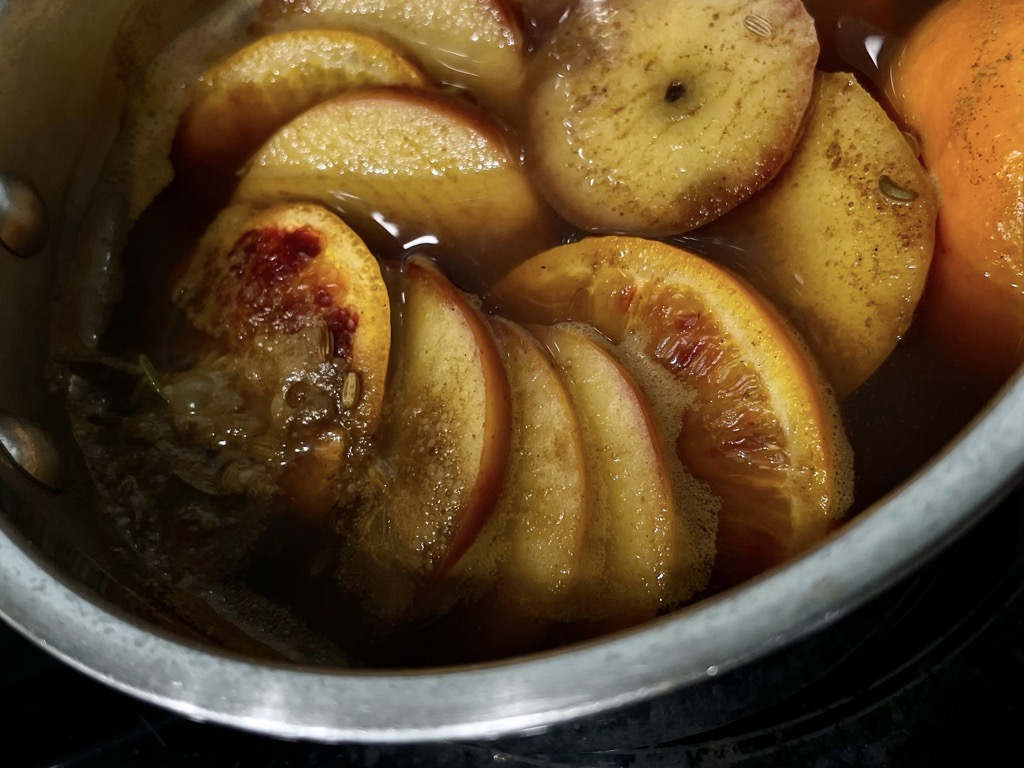 Citrus and apple mix in simmer pot