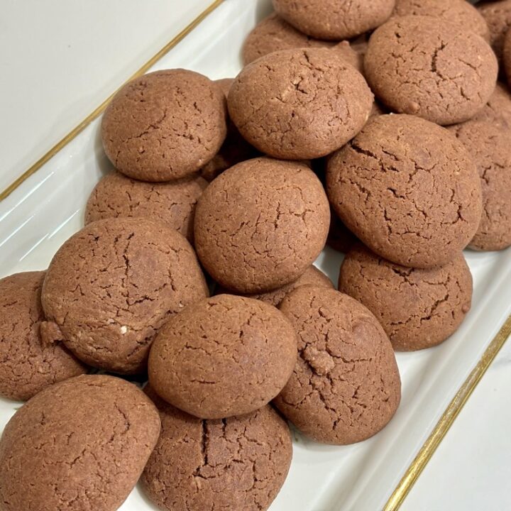 Biscuits arranged on serving tray