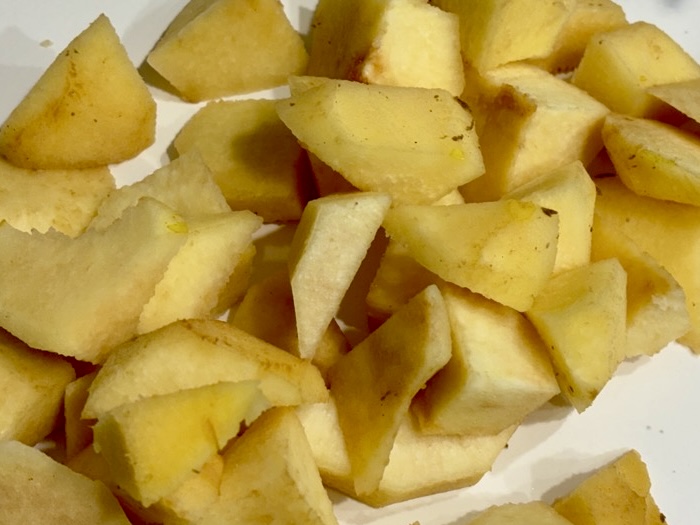 Raw chopped quinces