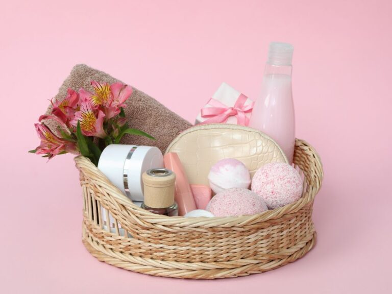 Feminine gift basket in pink tones